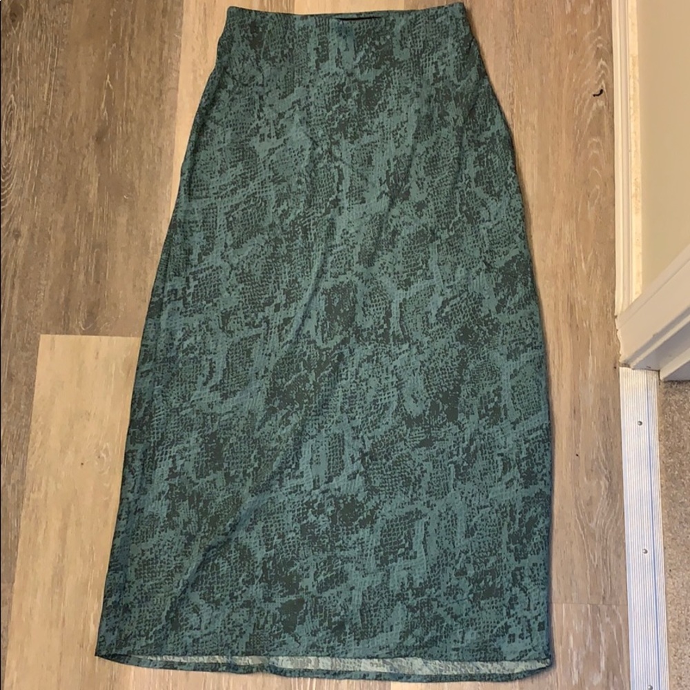NWT Snakeskin print skirt
